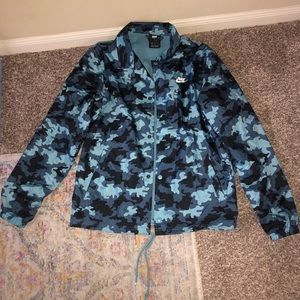 Nike camo windbreaker